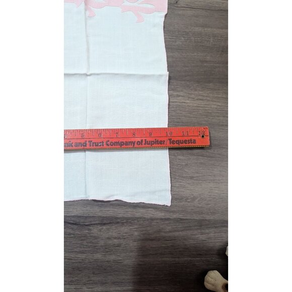 Pink & White Table Napkins Fleur-De-Lis Cutout Design Linen Blend 15x10 Set Of 4 - Picture 9 of 9